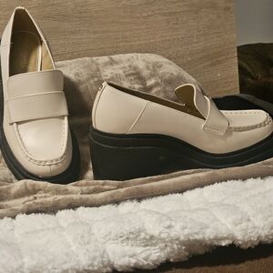 Elegant Cream Loafers